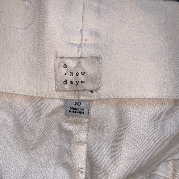 White pants - Picture 3 of 3